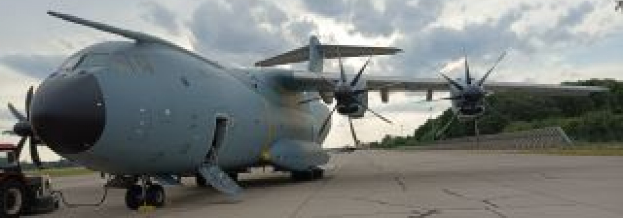airbus_a400m_na_pardubickem_letisti.jpg