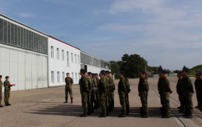 nastoupená jednotka AZ Správy letiště Pardubice